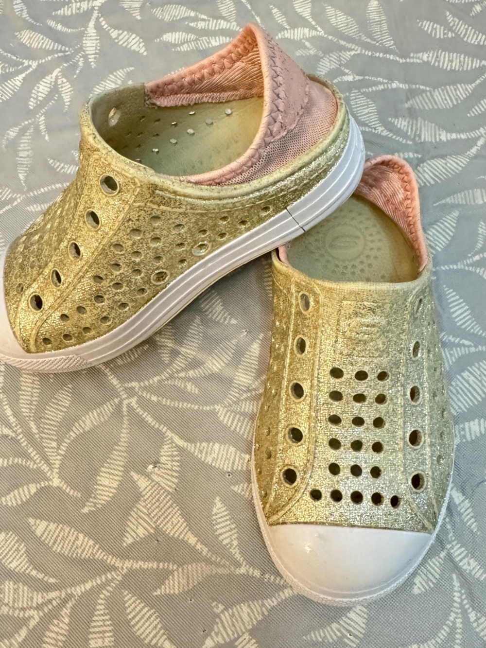 Skechers Foamies: Guzman Steps - Glitter Mist Casual Sneakers, Water Shoes 8